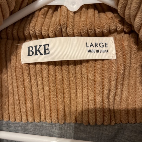 Vest - Picture 3 of 5